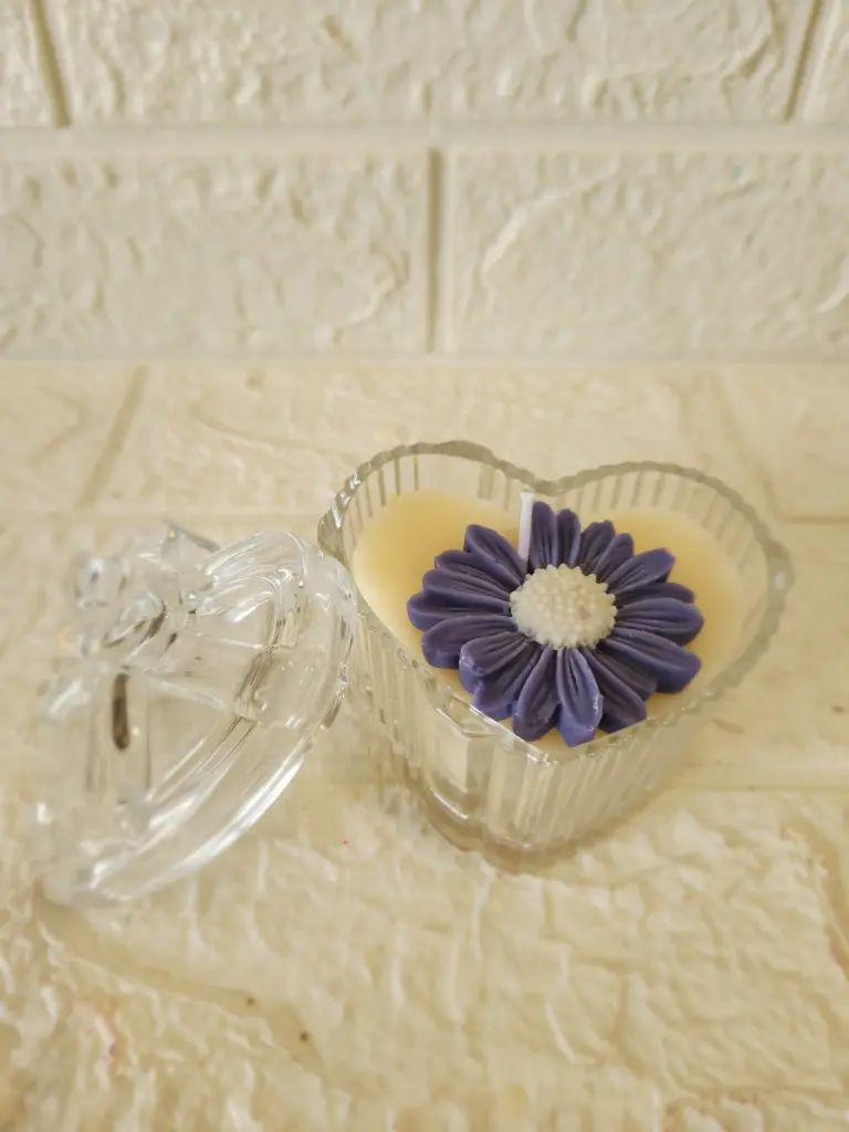 Soy Wax Scented Heart Shaped Glass Jar Candle (250gm)
