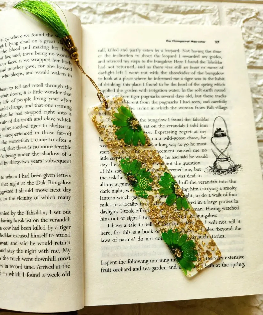 6 " Real Daisy Flower Resin Bookmark (Green)
