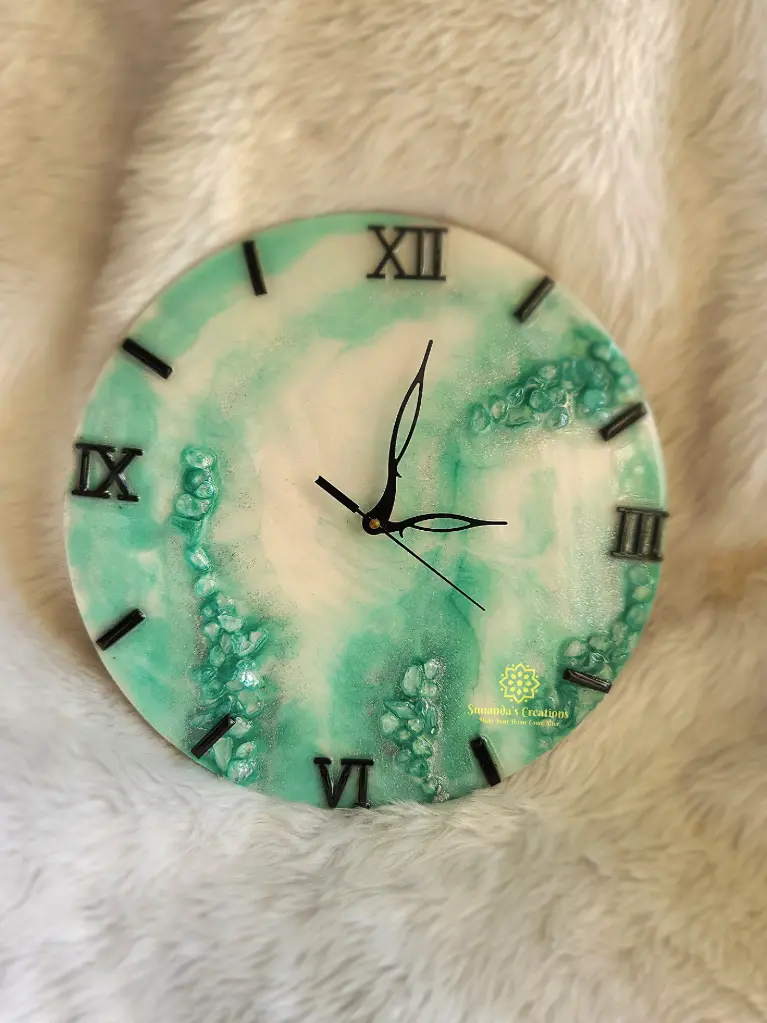 12" Resin Clock (White & Metalic Green)