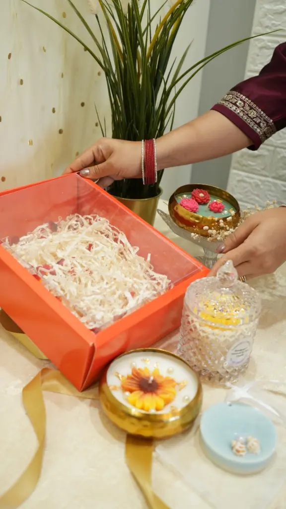 Festive Hamper (Urli candle+wax sachet+crystal jar candle)