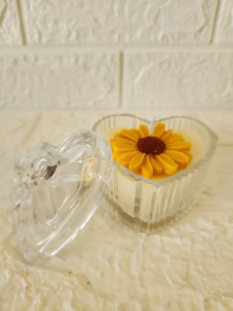 Soy Wax Scented Heart Glass Jar Candle (250gm)
