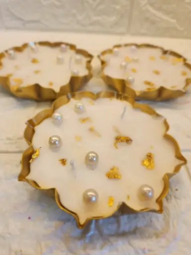 Soy Wax Scented Lotus Urli Candle (Cinnamon)