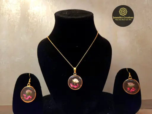 Real Flower Resin Jewellery Set (Zarwani)