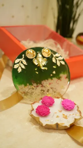 Festive Hamper (Arti Plate+Lotus Urli candle)