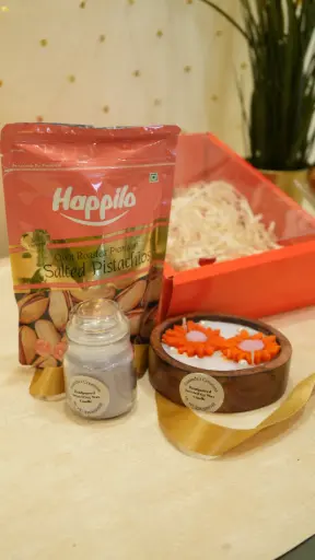 Festive Hamper ( Wooden Bowl Candle, Dome Jar Candle, Dry Fruits )